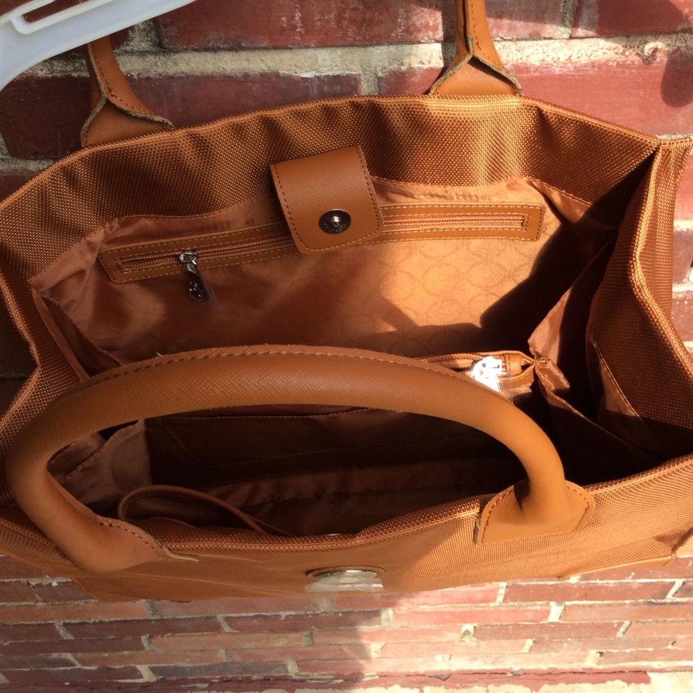 Joy 👜 - Picture 7 of 8